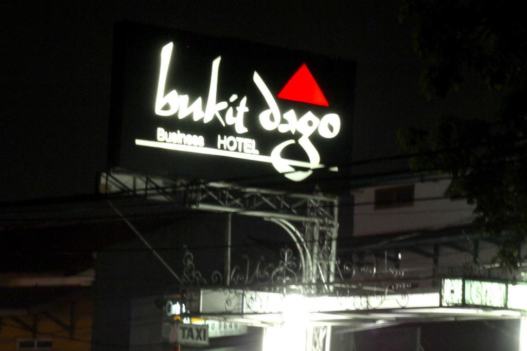 Bukit Dago Hotel Bandung Ngoại thất bức ảnh